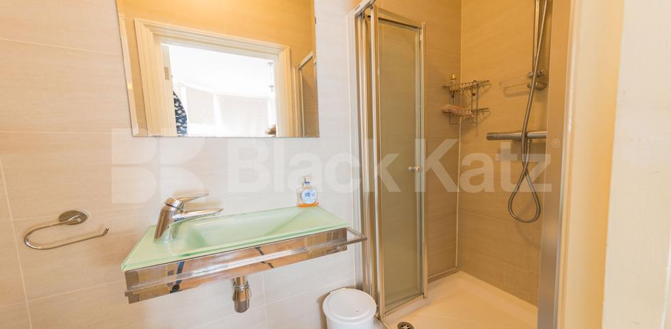 			2 Bedroom, 1 bath, 1 reception Flat			 Beatrice Road, FINSBURY PARK-STROUD GREEN